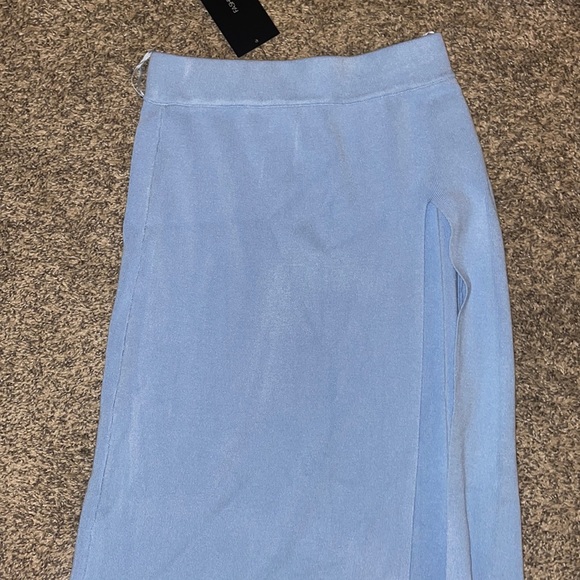 Fashion nova long skirt - Picture 2 of 4